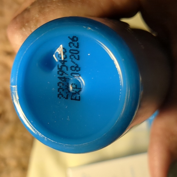 Hawaiian Tropics Weightless Hydration SPF 30 Face/Body - Picture 5 of 5